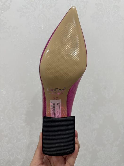 Новые красивые туфли