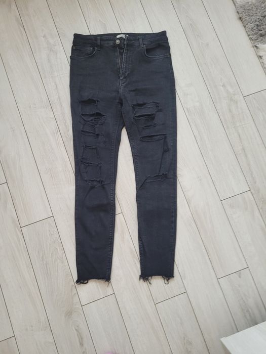 Blugi Zara rupti marime M-/40