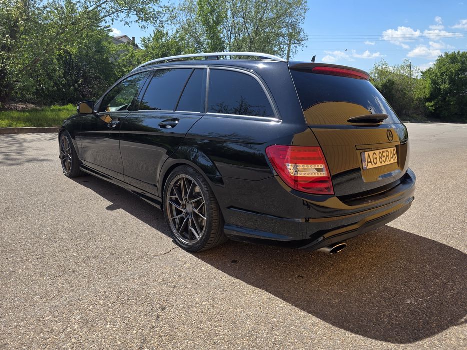 Vând mercedes Amg c220 2013