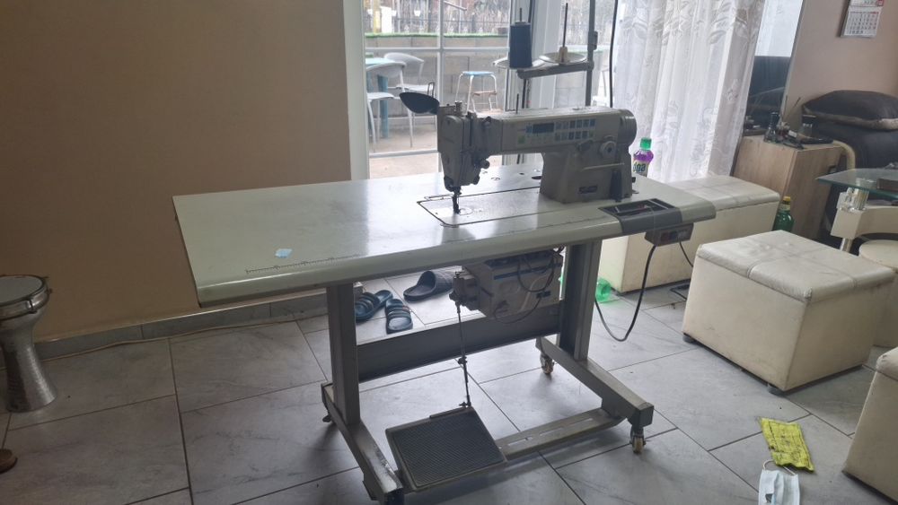 Професионална шевна машина трупикал