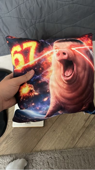 Сикс севен подушка