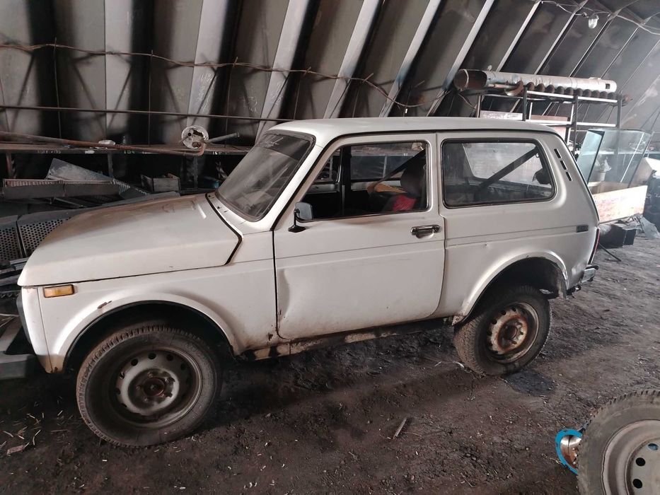 Ваз-2121 4x4 в не рабочем состоянии.