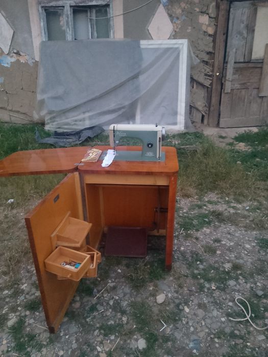Vând mașină de cusut Ileana