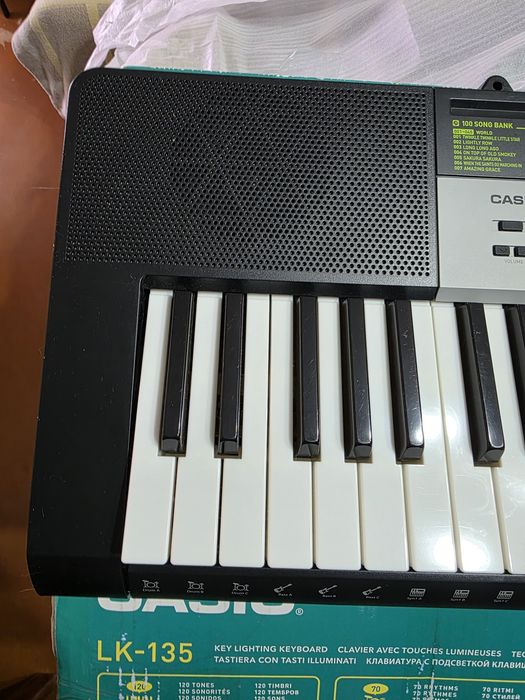 Продам пианино, новое, за 50000.