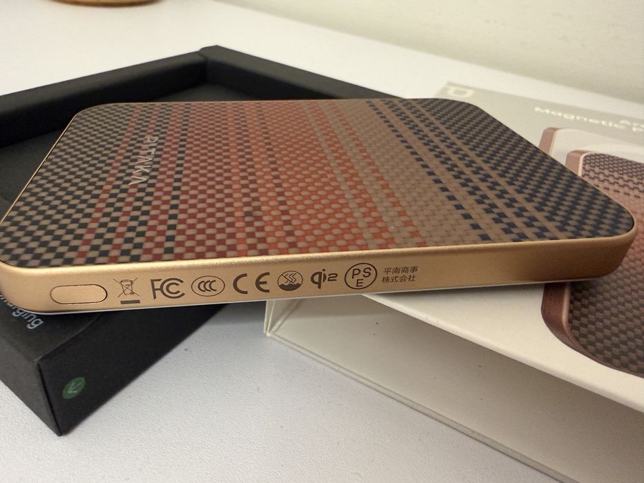 Vand baterie externa Pitaka Sunset pentru iPhone