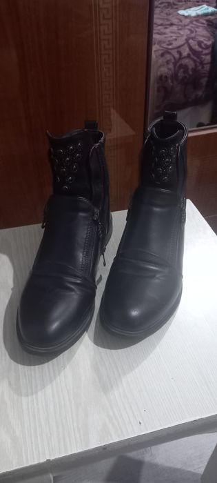 Продам зимние Сапоги и ботинки