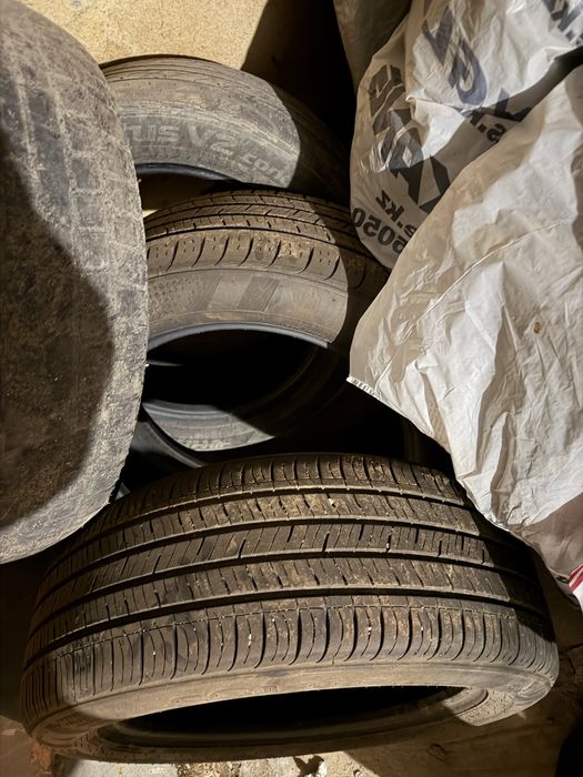Продаю шины R18 R17