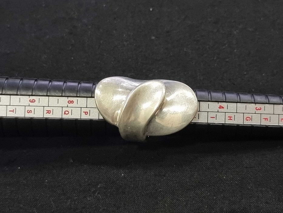 Масивен дамски сребърен пръстен 10.24 гр.