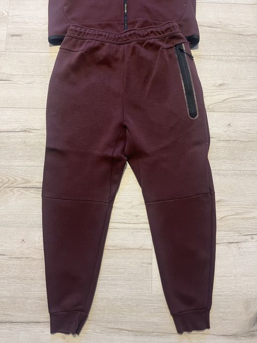 Pantaloni Nike Tech Fleece