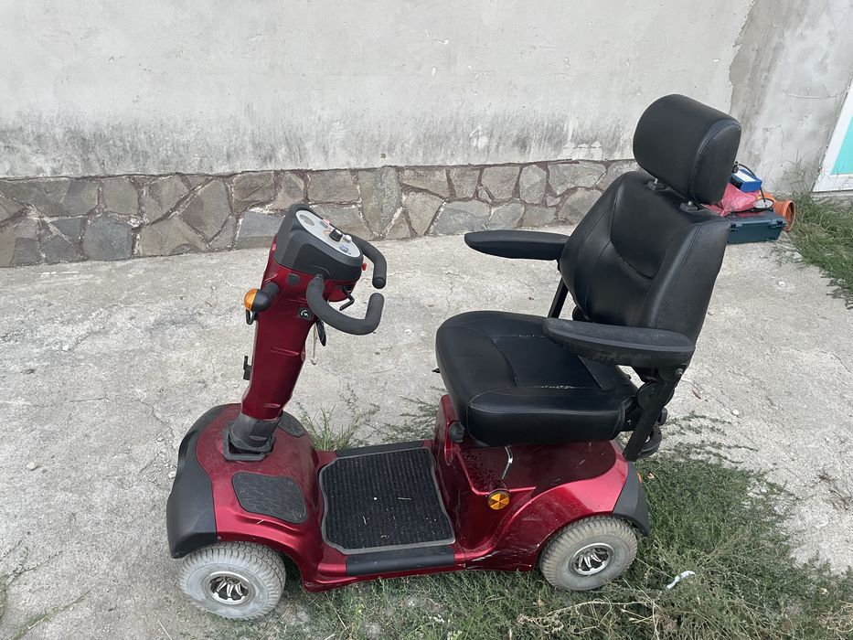 Carucior persoane cu dizabilitati