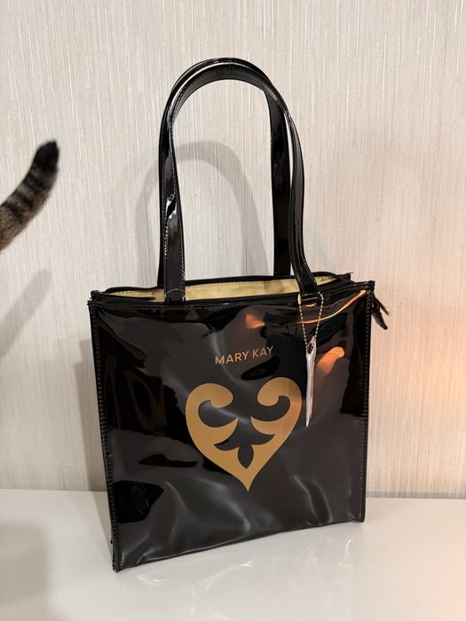 Сумка Мери Кей лаковая