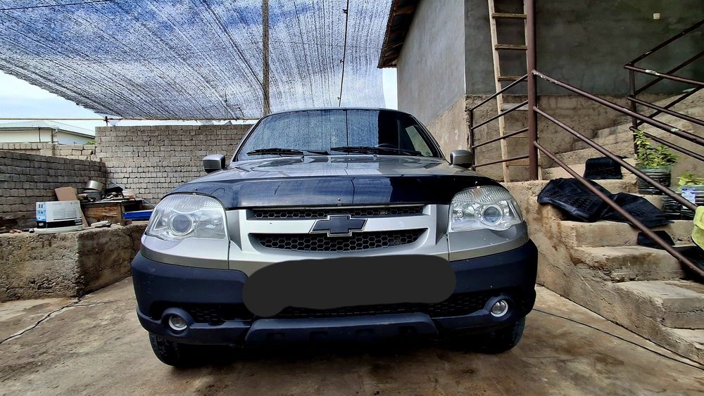 Shevryolet niva sotiladi