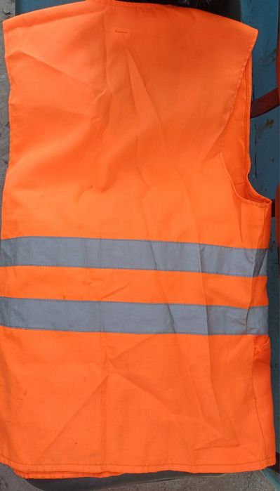 Жилетки рабочие новые