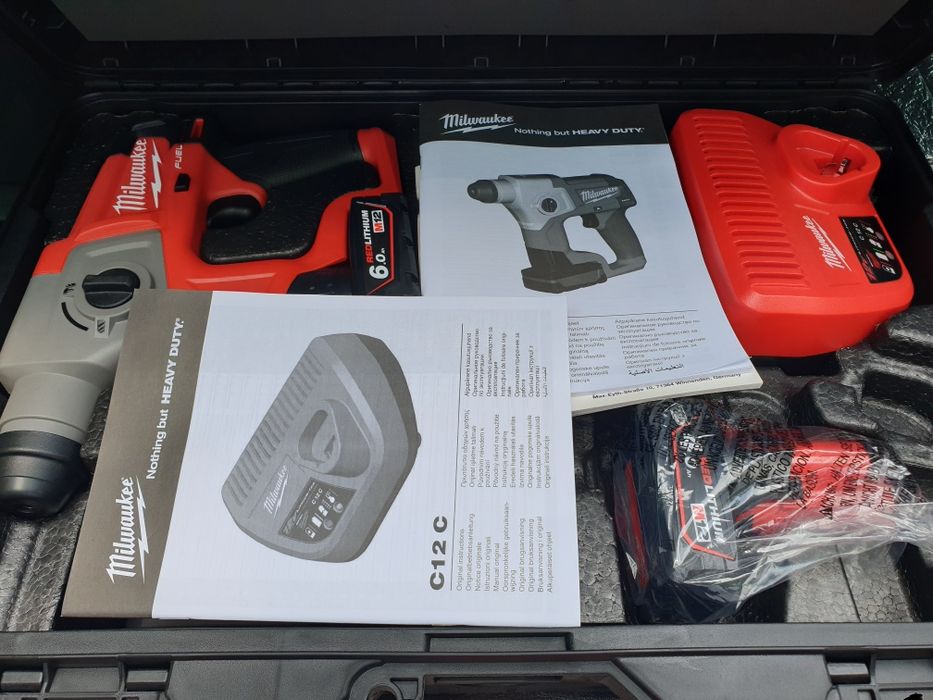 Перфоратор Milwaukee m12