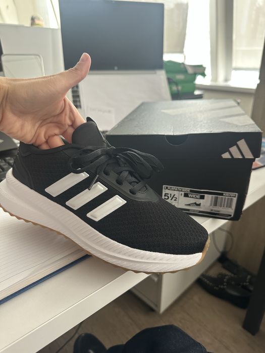 Adidas кроссовки