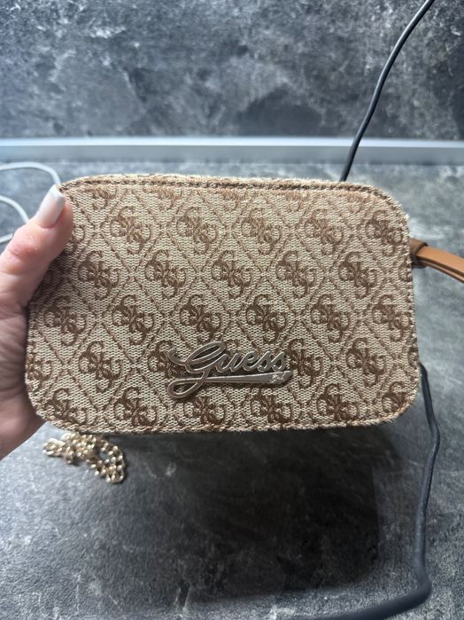 Дамска чанта guess