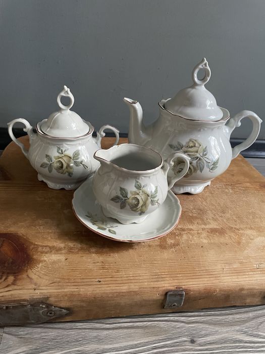 Порцеланов троен сет лот бароков стил