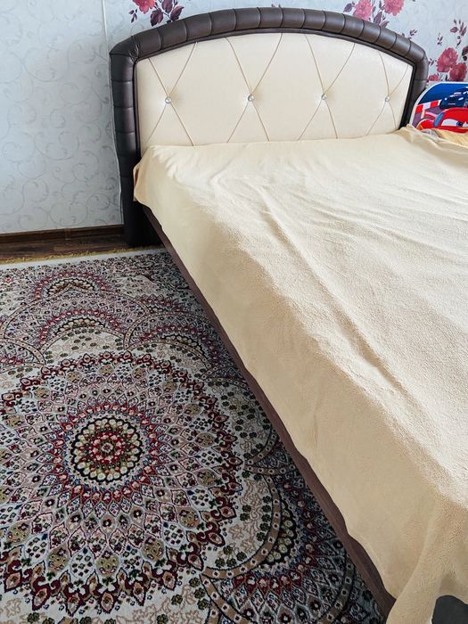 Двух спальная кровать