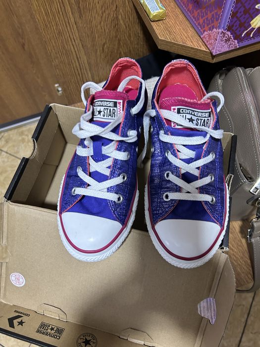 Tenesi Converse marimea 35-21,5-22cm originali