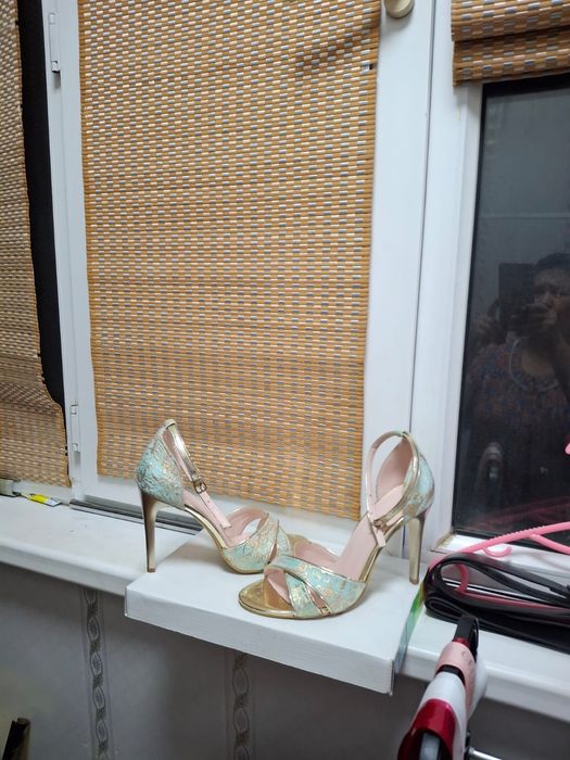 Басаножка  39размер почти новый