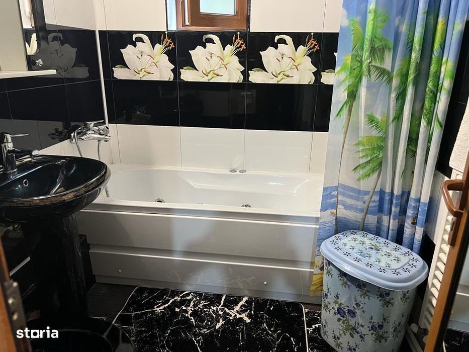 Apartament cu 2 camere de închiriat în zona Piața Mare