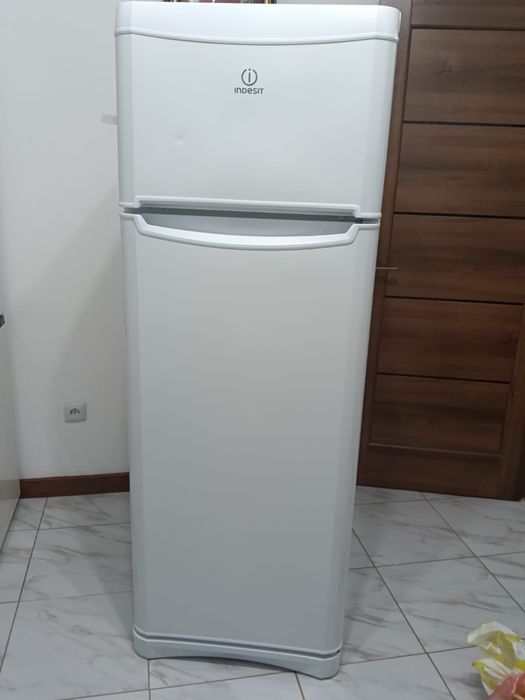 INDESIT холодильник