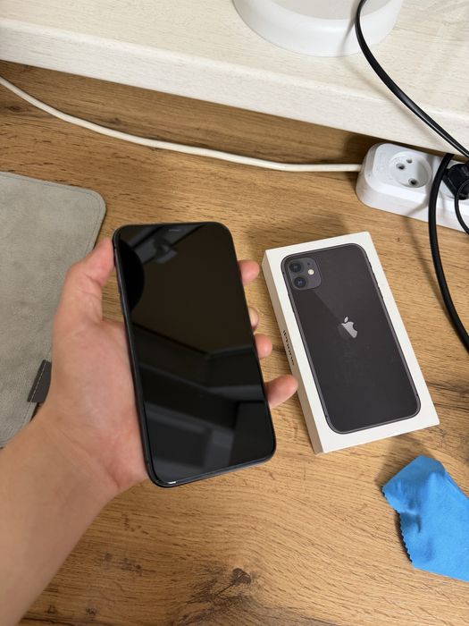 iPhone 11, без гарантии