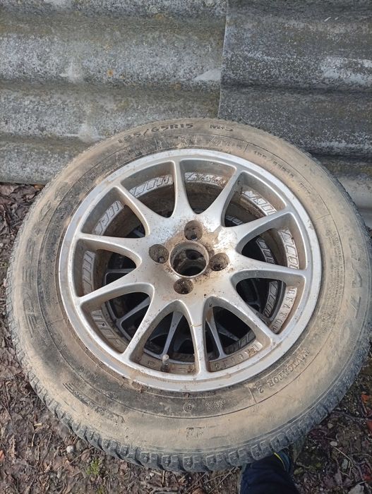 Vândă patru roți 185 65 r15