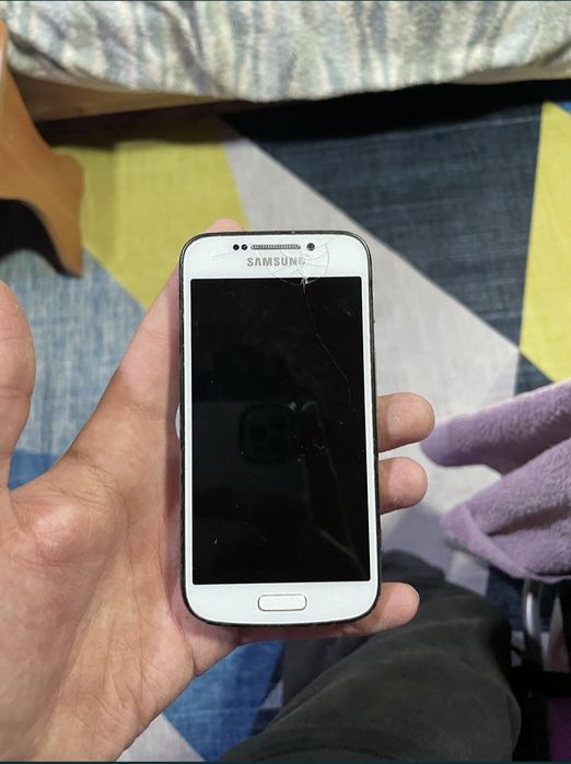 Samsung s4 zoom.