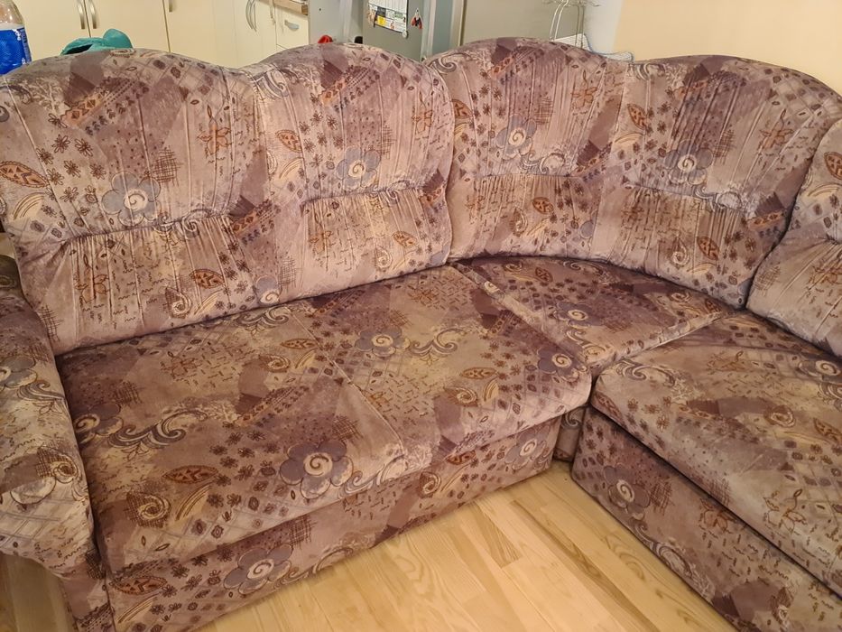 Vând colțar-pat cu ladă