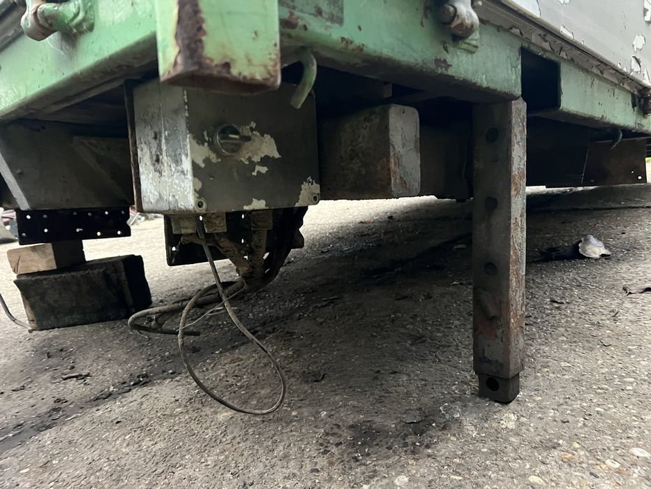 Бордова карсерия с КРАН от Ивеко