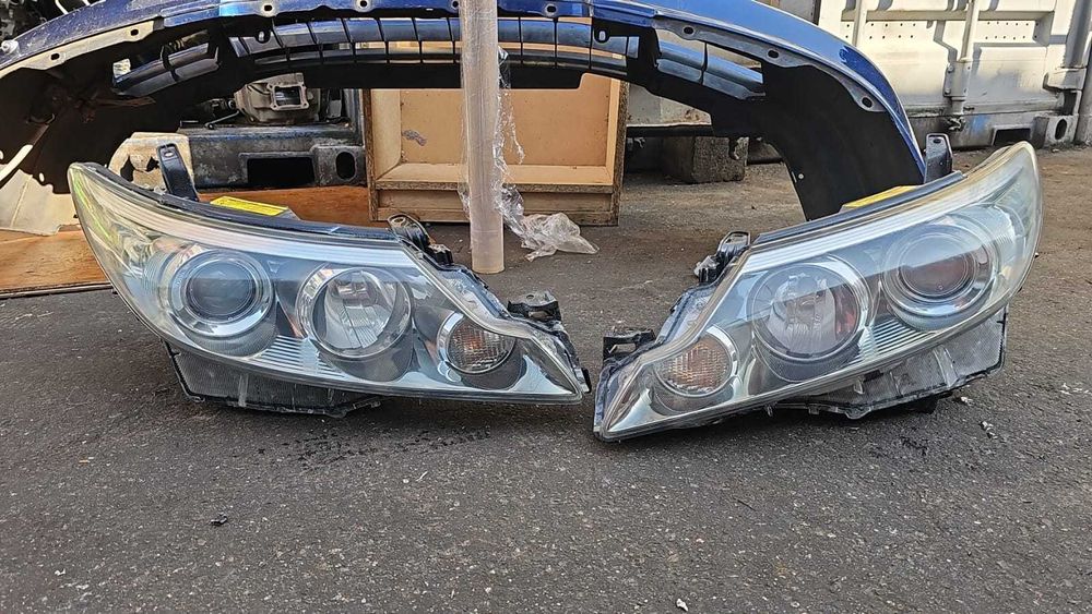 Фары на Toyota Estima