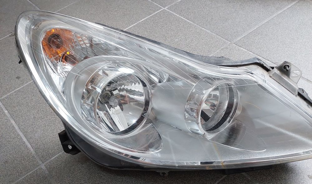 Far Stanga  Opel Corsa D Facelift și Non facelift European