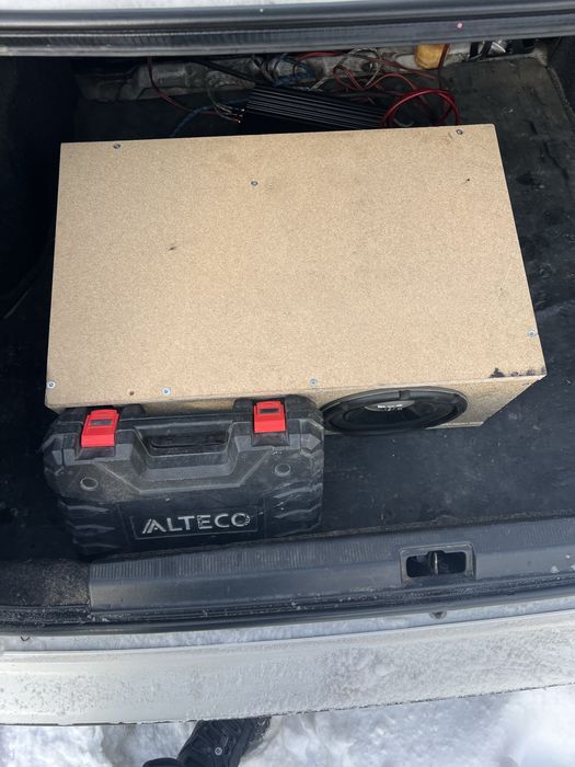 Сабвуфер продаеться