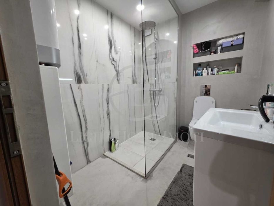 Продава се Тристаен апартамент в Пловдив, Кършияка - 113 кв.м за 2123 €/кв.м - Снимка #14