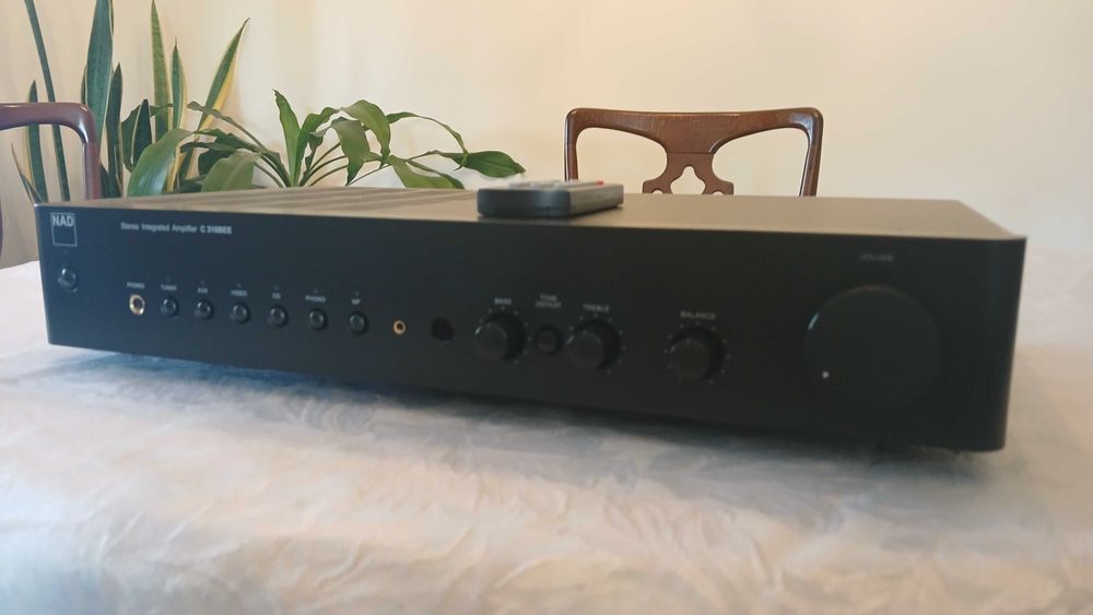 Продавам стерео усилвател NAD C316 BEE V2