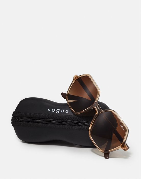 Ochelari de soare pentru dama, Vogue