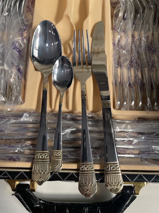 Посуда столовый кухонный приборы ложки и вилки