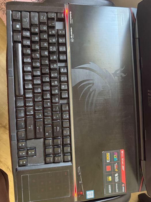 Laptop gaming MSI GT83 TITAN 8RF