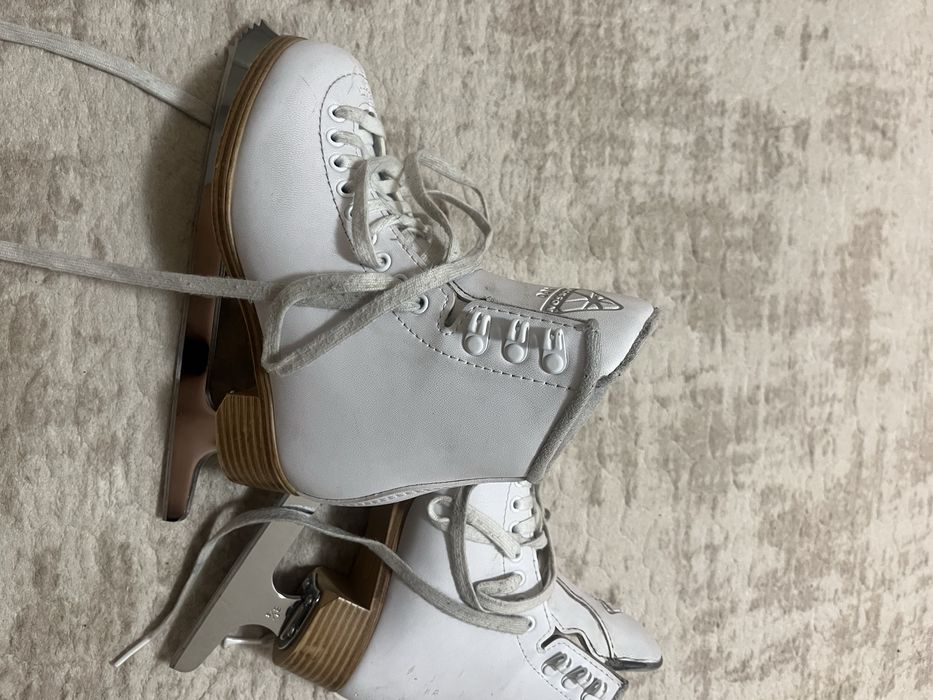 Фигурные коньки профессиональные для начинающих