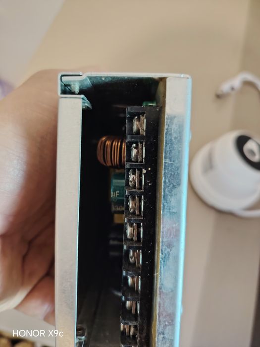 Это блок питания для светодиодов (LED Power Supply).