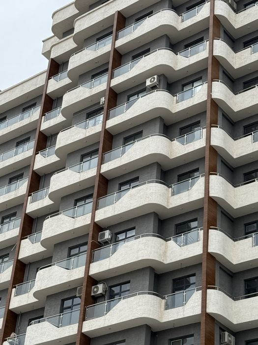 3-xonalik xonadon sotiladi 98 kv/metr  ISKANDAR BUILDING