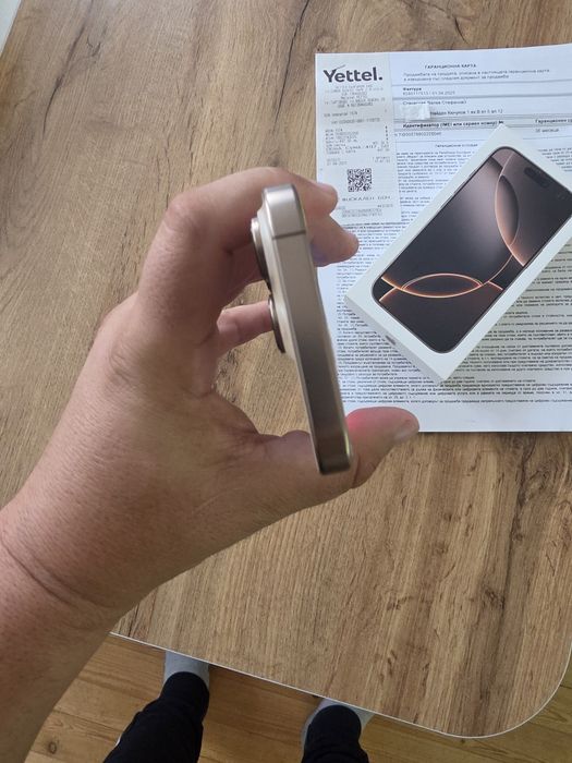КАТО НОВ Продавам IPhone 16 pro 256GB, Gold
