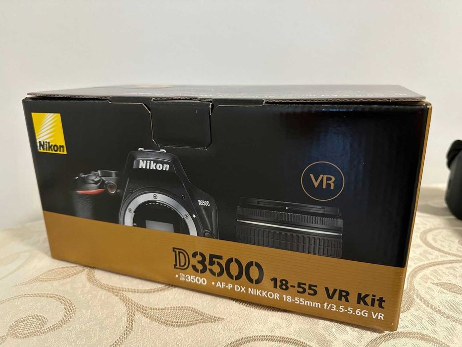 Aparat Nikon D3500 cu Obiective