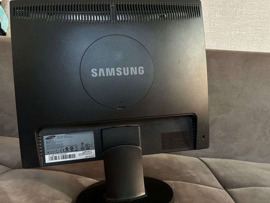 Монитор Samsung 1280x1080 60hz