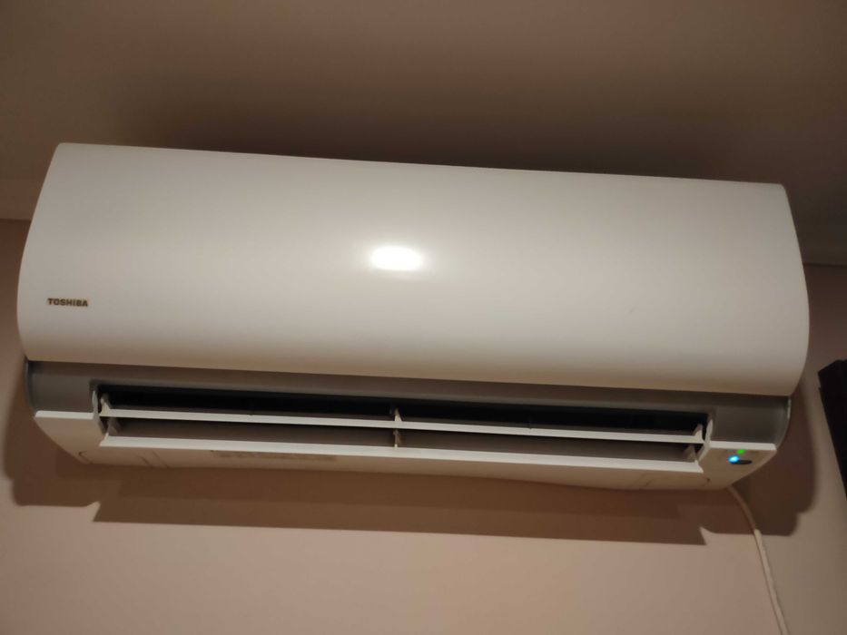 Продавам Toshiba Ras-221 SDR