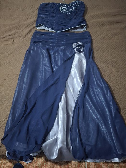 Тъмно синя бална рокля