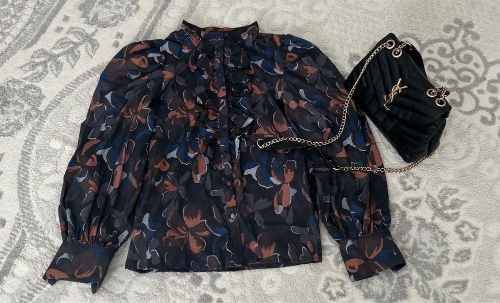 Распродажа трендовых женские одежд