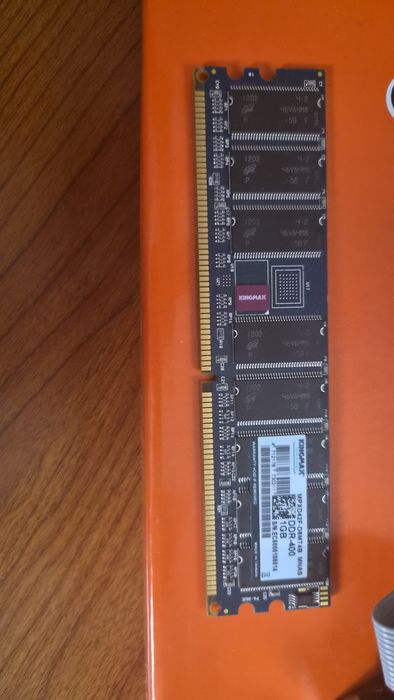 1 GB DDR-400 (DDR1) Kingmax