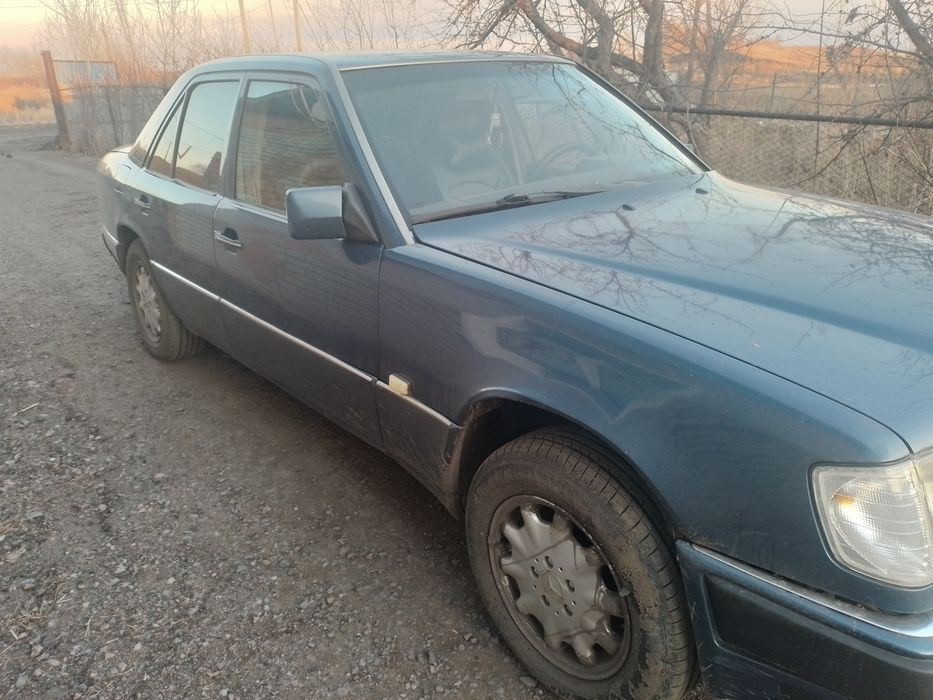 Продам Мерседес 124 Е 230